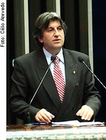 Leonel Pavan diz que governo mostra a sua face autoritária