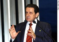 Mozarildo quer comissão para estudar redivisão territorial do país