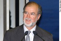 Azeredo cumprimenta TSE e comemora vitórias do PSDB