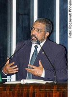 Paim pede aprovação dos projetos que criam os estatutos dos portadores de deficiência e da igualdade racial