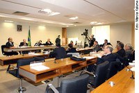 Conselho quer regulamentação para TV por assinatura via satélite