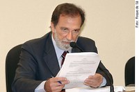 Presidente da CE recebe artistas de teatro