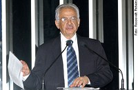 Simon destaca aprovação na CCJ de projeto que obriga presidente do Senado a indicar membros de CPI