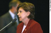 Lúcia Vânia apóia regularização de vínculo trabalhista do agente de saúde