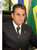 Calixto quer permitir doações de brasileiros residentes no exterior