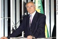 Suplicy defende permanência de Carlos Lessa na presidência do BNDES