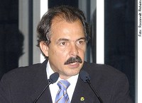 Mercadante defende atuação de Carlos Lessa à frente do BNDES