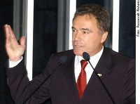 Alvaro Dias diz que governo transfere responsabilidades ao Congresso com edições de MPs