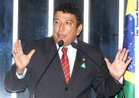 Magno Malta quer fortalecer comunidades terapêuticas que tratam usuários de drogas