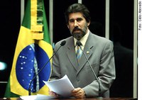 Valdir Raupp defende permanência do PMDB no governo