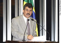 Jucá destaca importância do Relatório do Desenvolvimento Humano de 2003