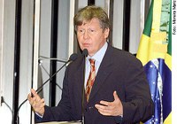 Arthur Virgílio pede a autoconvocação do Congresso Nacional