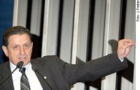 Mozarildo quer sustar demarcação da reserva Raposa Serra do Sol