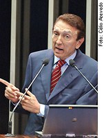 Lobão pede rejeição de projeto de lei que prevê exploração da Amazônia por empresas privadas