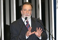 Osmar Dias protesta: Monsanto explora agricultores pela semente transgênica