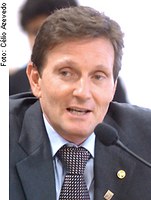 Projetos de Crivella beneficiam estudantes pobres