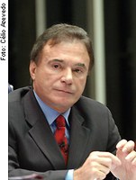 Alvaro Dias propõe financiamento habitacional sem juros