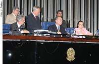 História não perdoa omissões, diz Renan