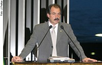 Mercadante pede à oposição debate qualificado e respeito ao presidente Lula