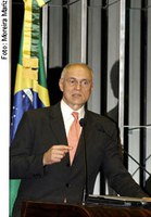 Suplicy recomenda a Lula que conceda entrevista coletiva