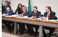 Delúbio nega existência de mensalão mas confirma "caixa dois" do PT