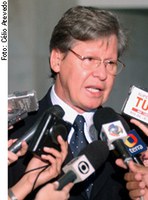 Oposição quer explicações de Delcidio sobre saques em conta da SM&PB