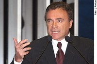 Alvaro Dias defende cumprimento do calendário eleitoral