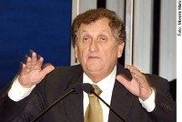 Mão Santa destaca papel do Senado para solucionar crise política