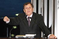 Mão Santa exclui PT do processo de construção da democracia brasileira