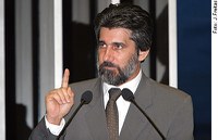 Raupp diz que carga tributária e juros agravam quadro de desigualdades sociais