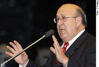 Suassuna pede que congressistas trabalhem pelo país, Pavan rebate