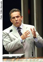 Luiz Otávio solicita liberação de recursos do Fust