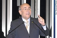 Flexa Ribeiro diz que preço do superávit pode ser alto demais