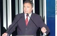 Alvaro Dias sai em defesa de Osmar Serraglio