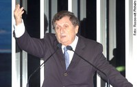 Mão Santa pede fim da greve nas universidades federais