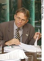 Relator do Orçamento e Confaz negociam na quinta compensação de perdas com isenções de ICMS