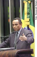 Sibá defende PEC que permite reforma política para as próximas eleições