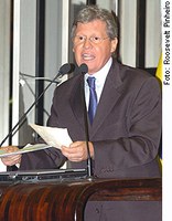 Arthur Virgílio protesta contra decisão do PT de processar a "Veja"