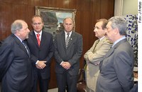 Presidente do Banco do Nordeste entrega a Renan sugestões para recriação da Sudene