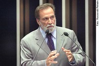 Osmar Dias destaca ausência de febre aftosa no Paraná e critica governo