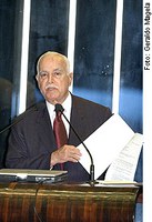 ACM cobra explicações da Telemar e diz que governo Lula é corrupto