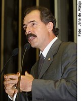 Mercadante defende o aperfeiçoamento da Super-Receita