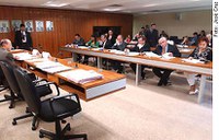 Inclusão social de população de rua será discutida na CAS