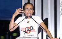 Heloísa Helena destaca ato público contra racismo