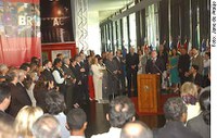 Presidente do Senado inaugura exposição de artes plásticas
