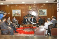 Magno Malta e presidente da Igreja Renascer visitam Renan