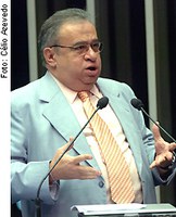 Heráclito critica gastos do governo em publicidade