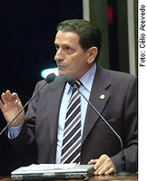 Mozarildo denuncia descaso da Funasa com os índios