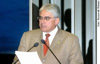Efraim homenageia o ex-ministro do STF Oswaldo Trigueiro