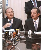 Renan e Aldo Rebelo definem votações do fim do ano